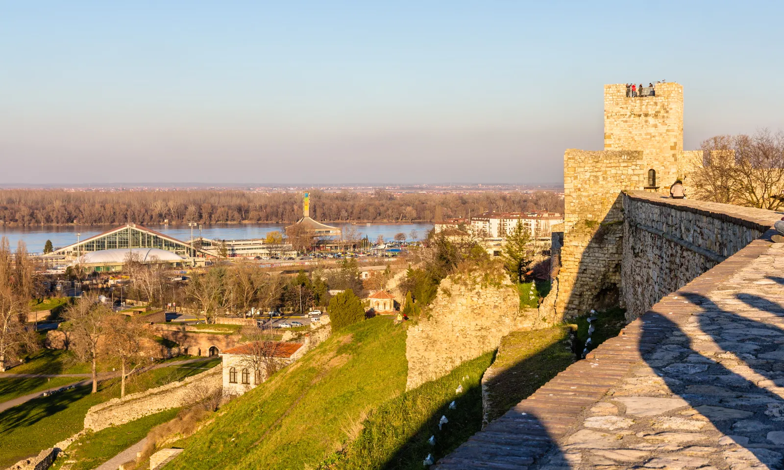 Remparts de la forteresse de Belgrade dominant la confluence de la Save et du Danube