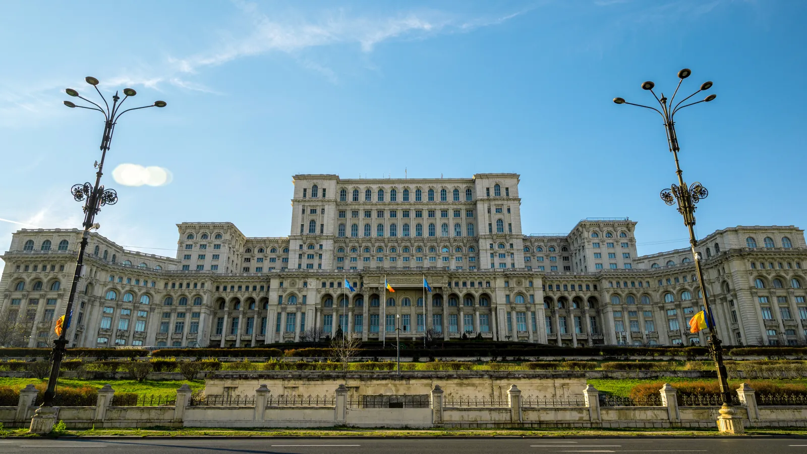 Que faire à Bucarest ? Incontournables, itinéraires et climat Le palais du Parlement à Bucarest