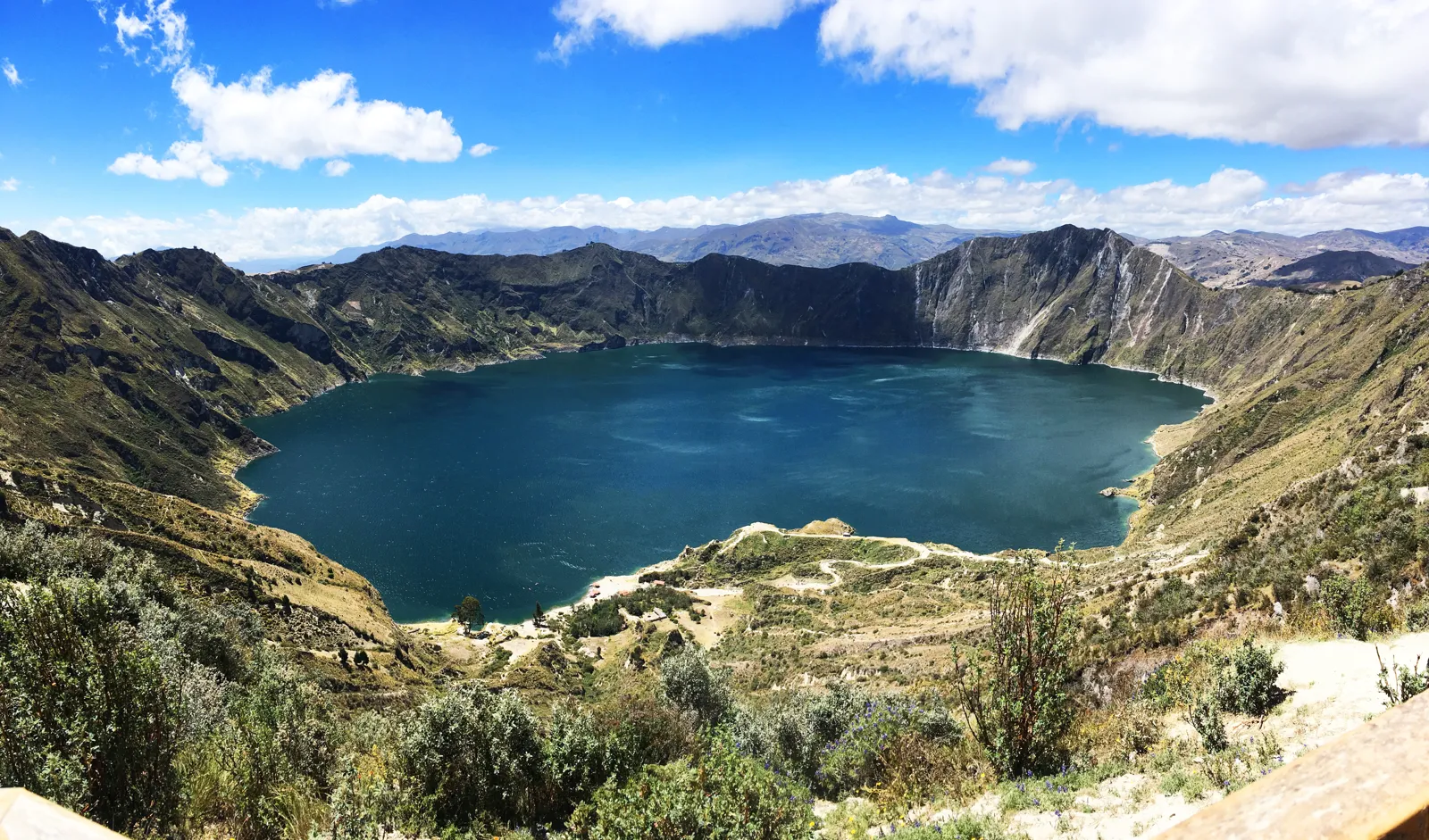 La lagune volcanique de Quilotoa en Équateur