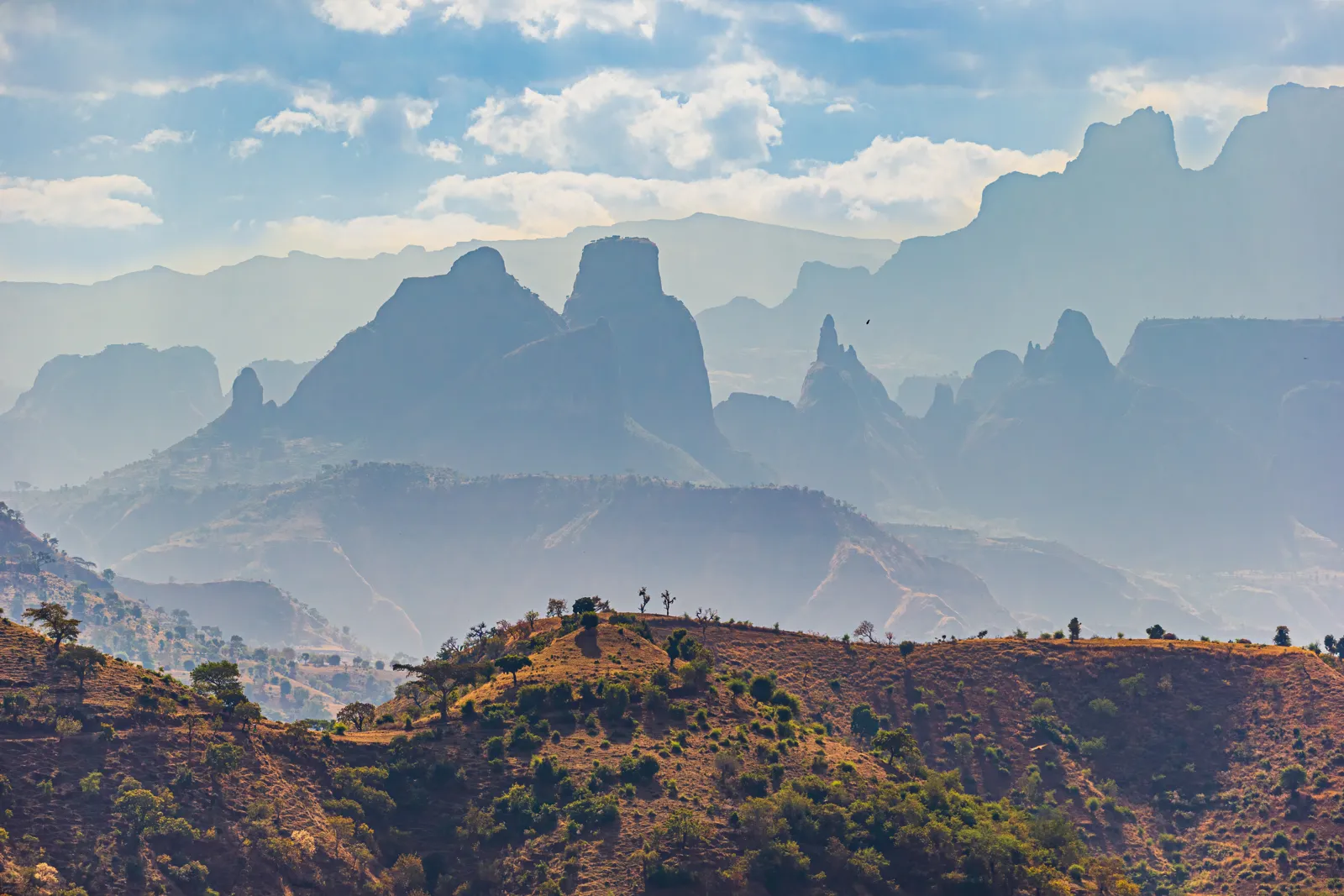 Falaises et vallées du parc national du Simien, dans la région Amhara en Éthiopie