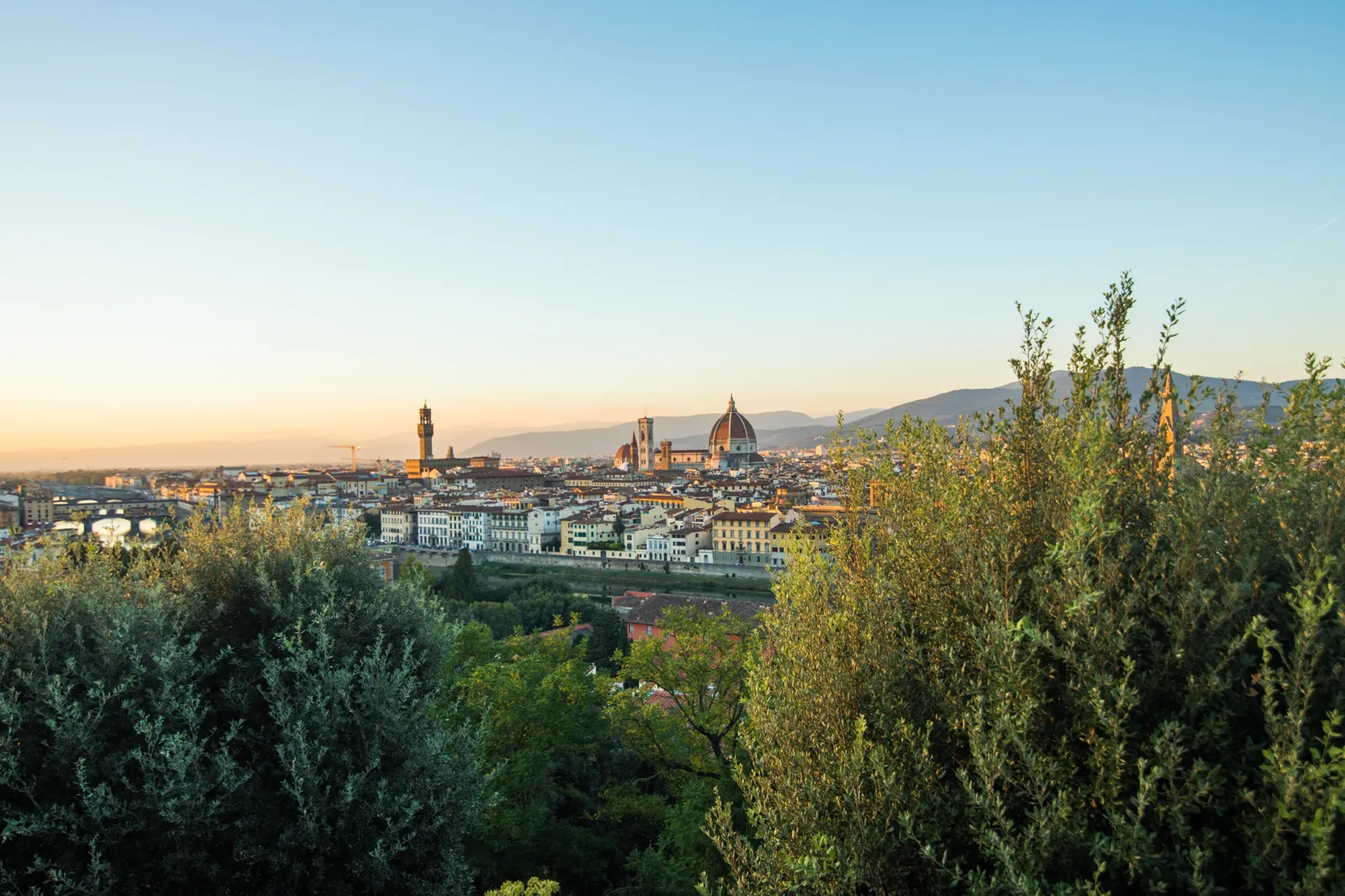 Visiter Florence : que faire, quand partir et où dormir Panorama de Florence et du Duomo depuis la Piazzale Michelangelo