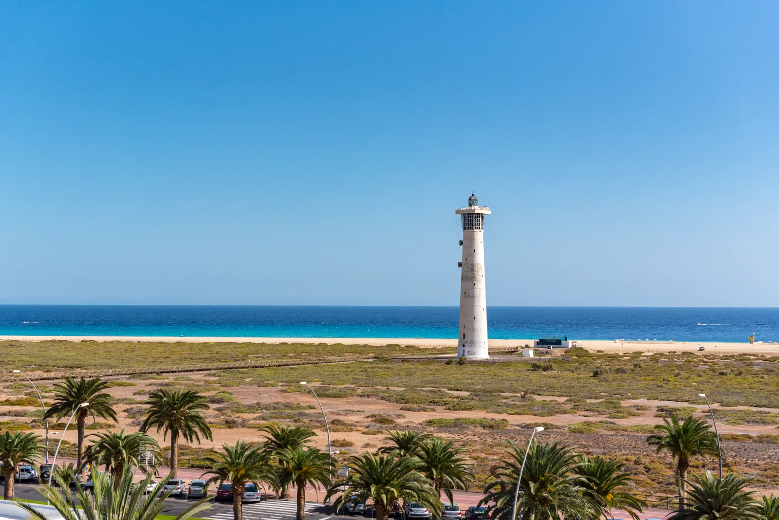 Phare sur la côte de Fuerteventura aux Canaries