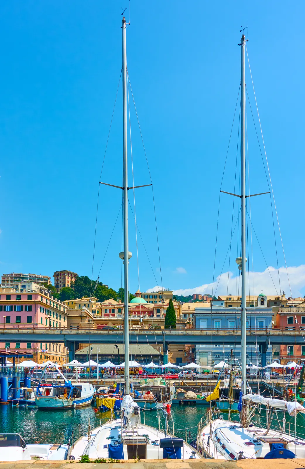 Visiter Gênes : que voir, itinéraire et meilleure période Vieux port de Gênes et front de mer