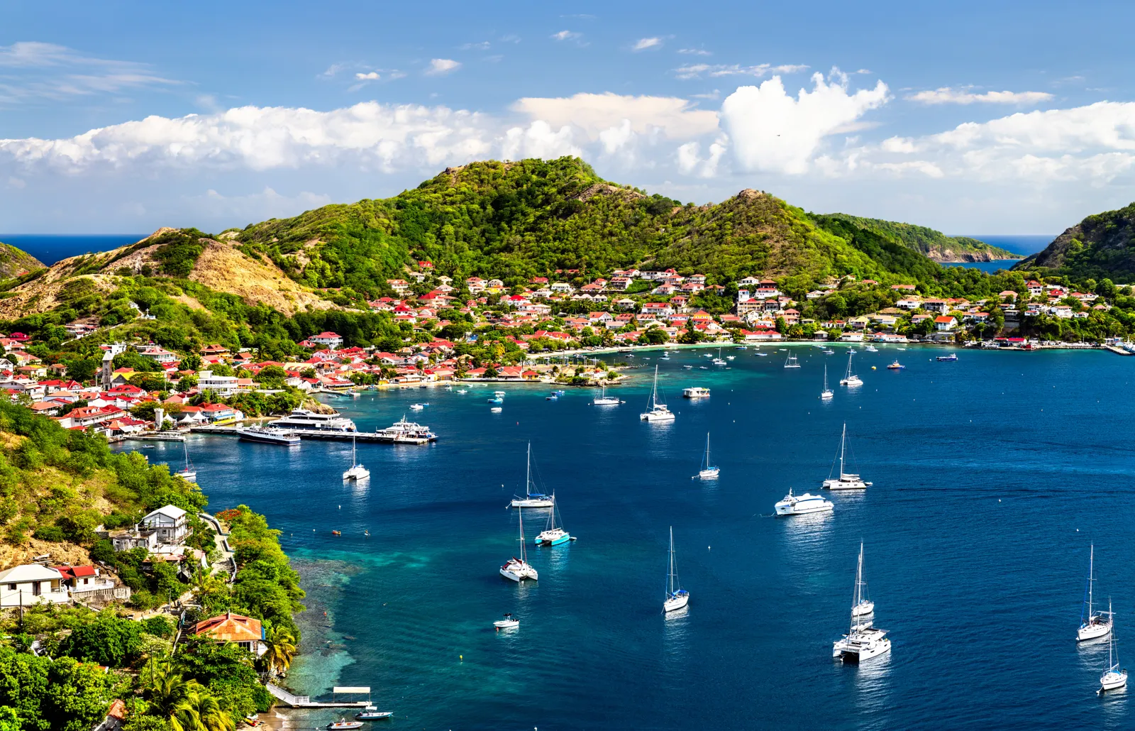 Baie et bateaux de Terre-de-Haut, aux Saintes, en Guadeloupe