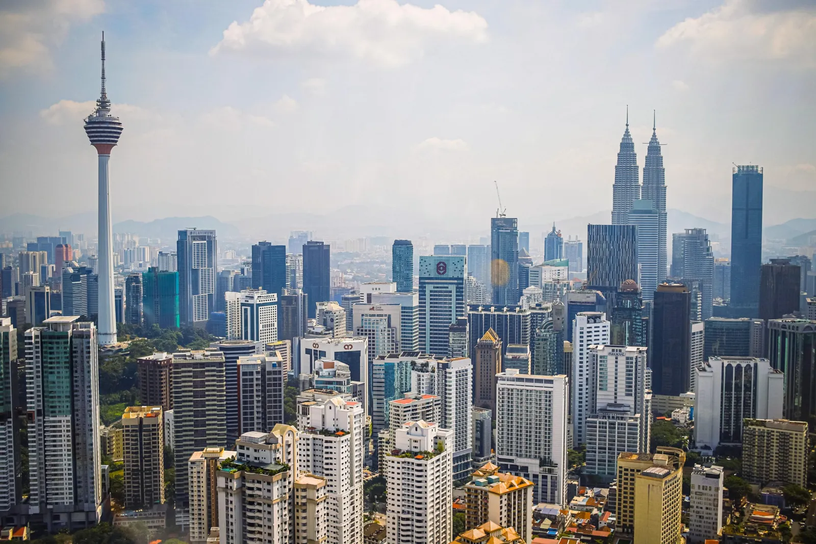 Skyline de Kuala Lumpur avec les tours Petronas et la tour KL, en Malaisie