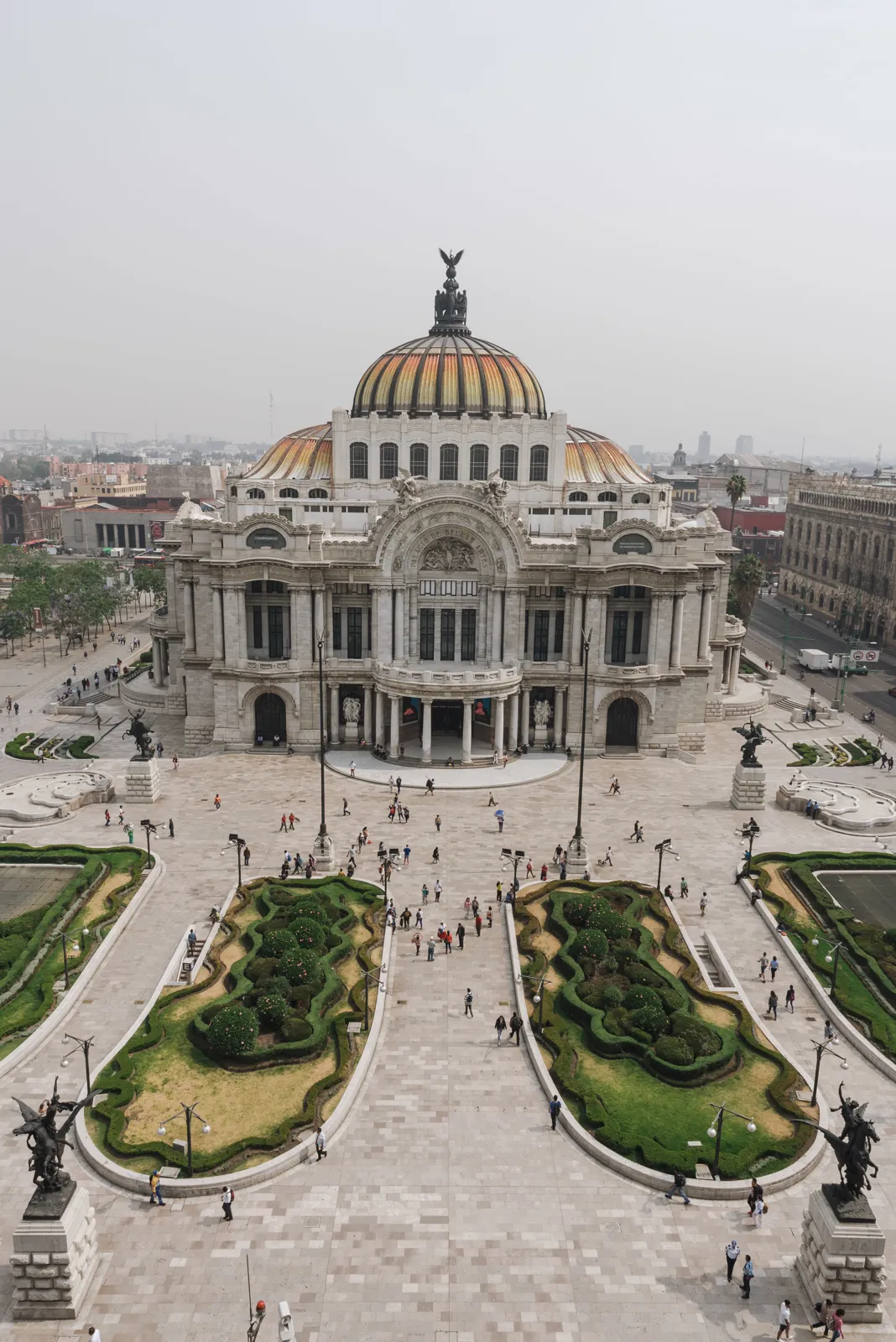 Que faire à Mexico ? Incontournables, itinéraires et climat Le palais des Beaux-Arts de Mexico et sa coupole