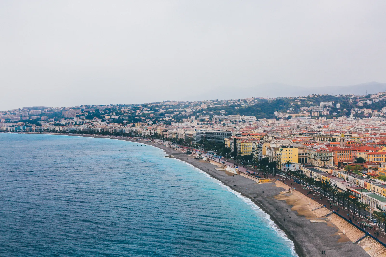 Que faire à Nice ? Visites, quartiers, itinéraire et climat La baie des Anges et le front de mer de Nice