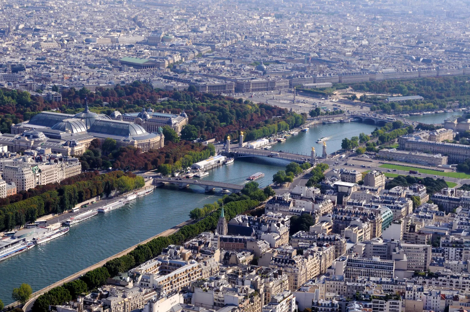 Vue aérienne de Paris et de la Seine